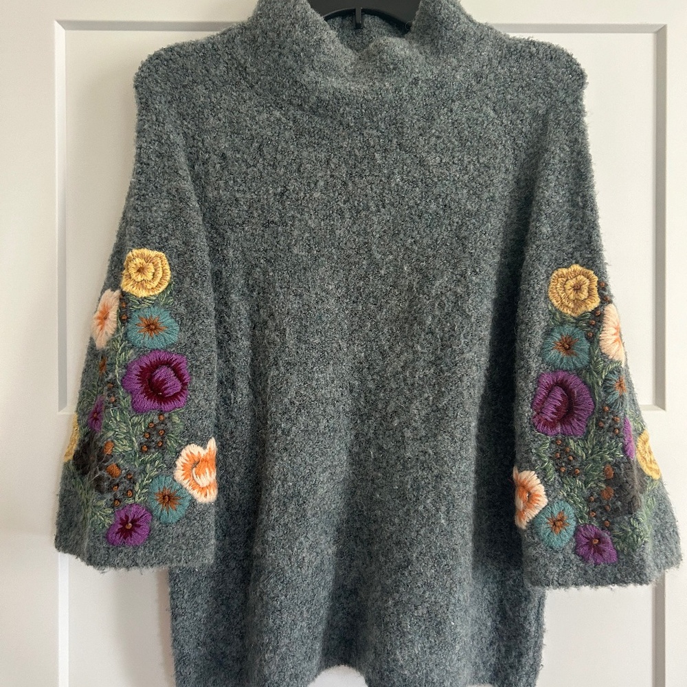 Sleeping on Snow, Anthropologie, sz S, mock neck sweater.